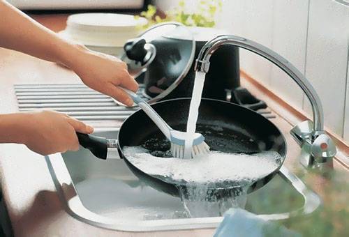 Washing a non-stick pan
