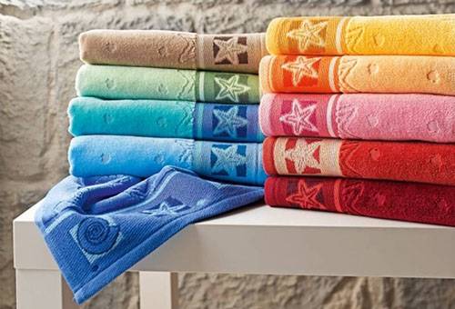 Многоцветни хавлиени кърпи