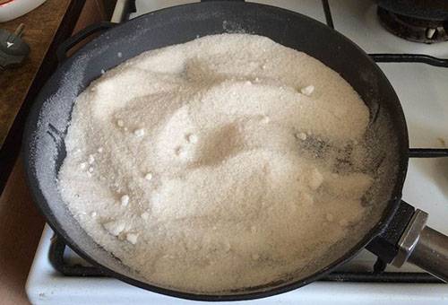 Kalcinering av pannan med salt