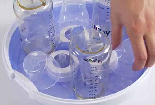 Elektrický parný sterilizátor pre dojčenské fľaše