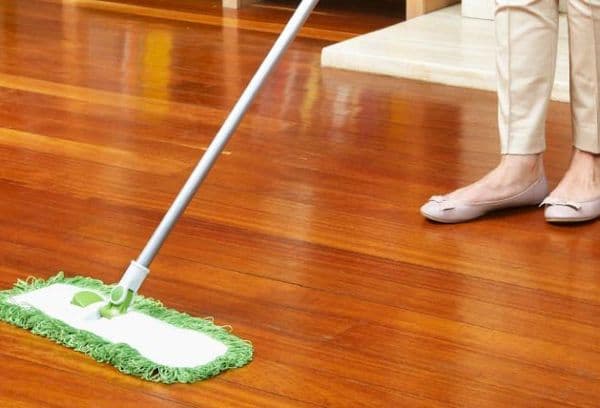umývanie podlahy