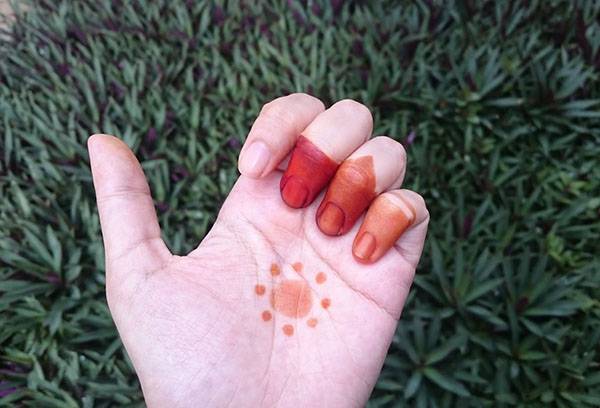 Rysunek henną na dłoni