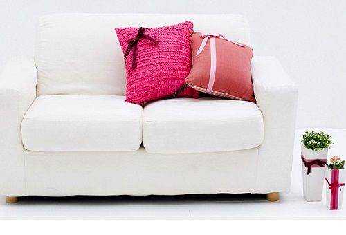 valkoinen sohva