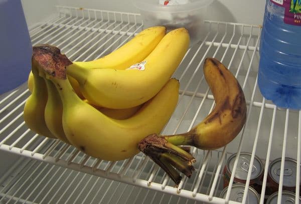 Bananer i kjøleskapet