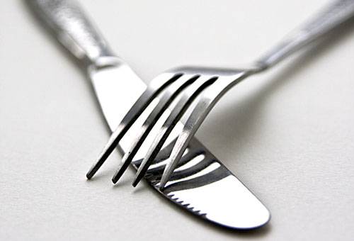 Vidlička a nôž z nehrdzavejúcej ocele