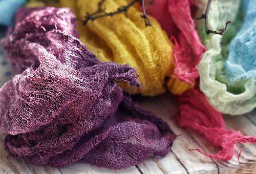 textilné farbivá v rôznych farbách
