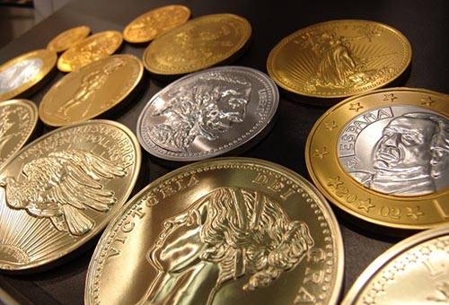 Mynt från olika legeringar