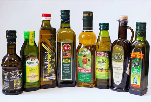 Olivový olej v sklenenej nádobe