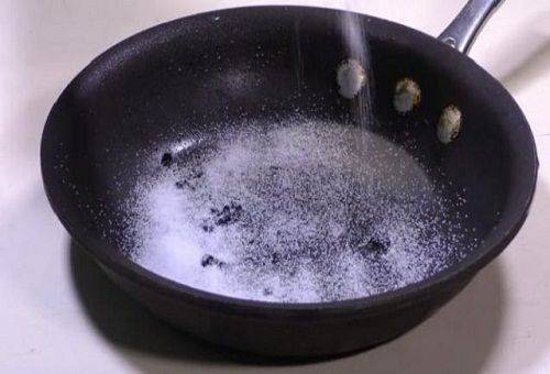 zout in de pan