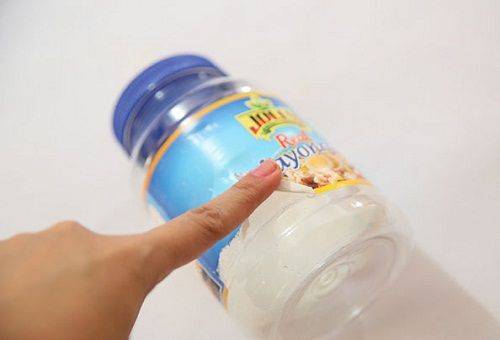 plastová kojenecká láhev