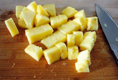 doğranmış olgun ananas