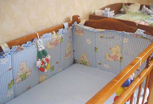 Kinderbett mit Seiten