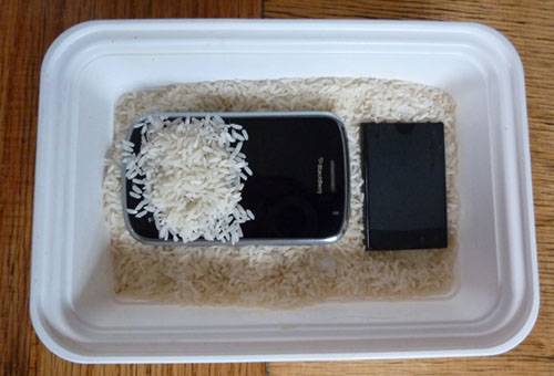 Tørking av telefonen i ris