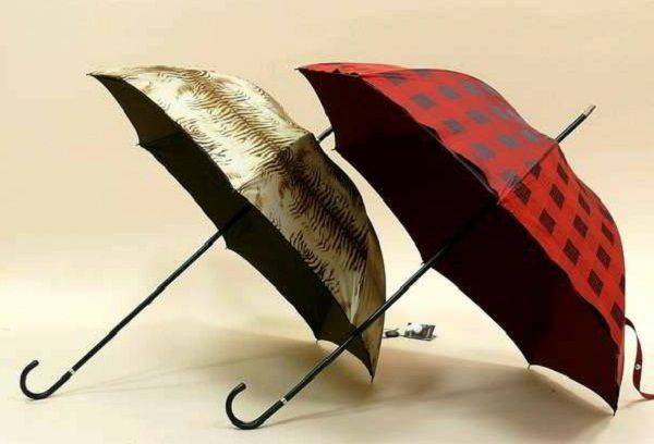 İki şemsiye