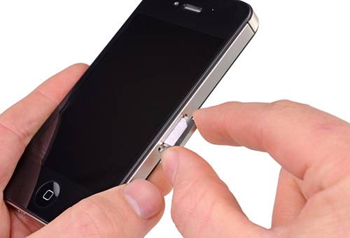 SIM-kort sidder fast i iPhone