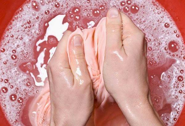 Processo di lavaggio a mano