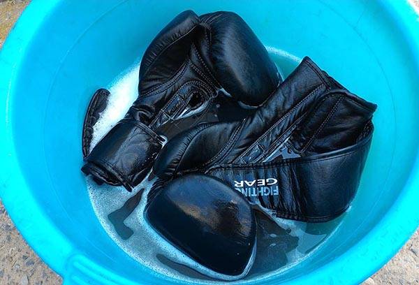 Tvätt av boxningshandskar