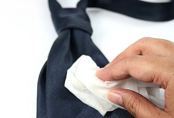 Čistenie kravaty