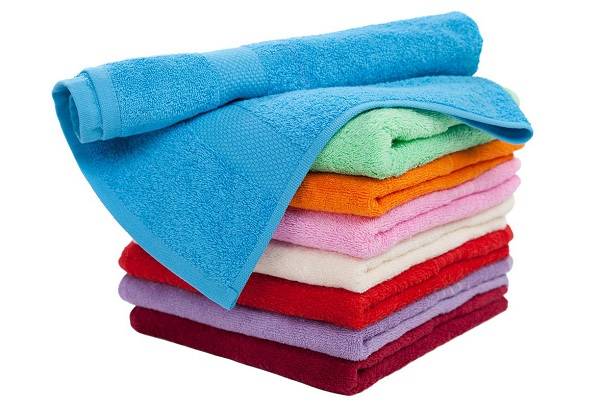 įvairių spalvų kilpiniai rankšluosčiai