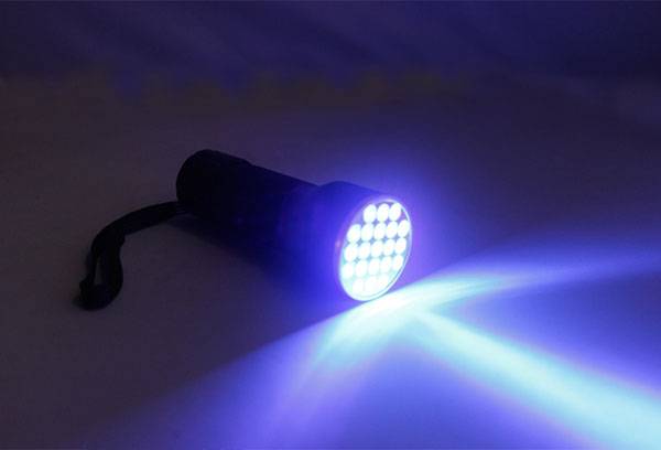 Ultraviolett lampe
