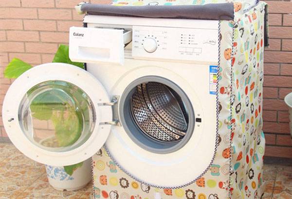 Bir durumda çamaşır makinesi