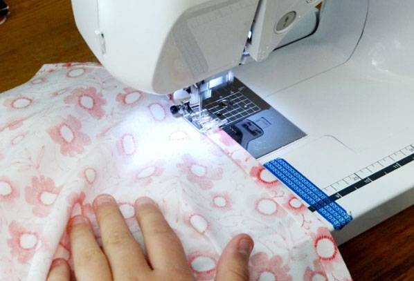 Een matrasbeschermer naaien