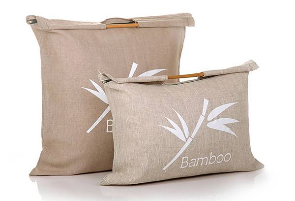 Almohadas de bambú en fundas