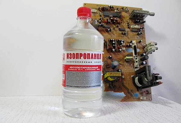Isopropyl alcohol untuk pemprosesan papan