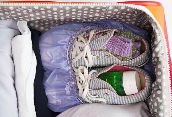 Schoenen in een koffer