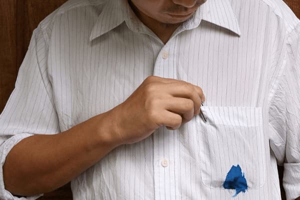 Bút gel chảy trong túi của bạn