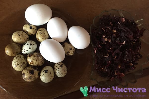 Chicken and quail eggs and hibiscus tea