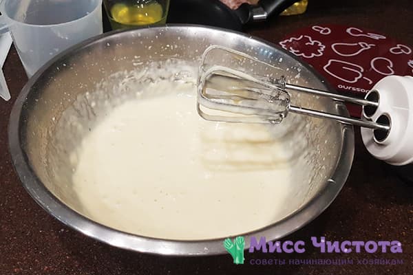 Pancake bột sau khi thêm bột