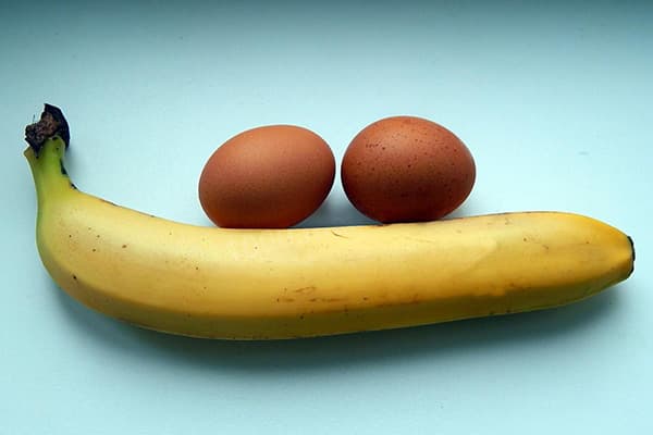 Bananas ir du kiaušiniai