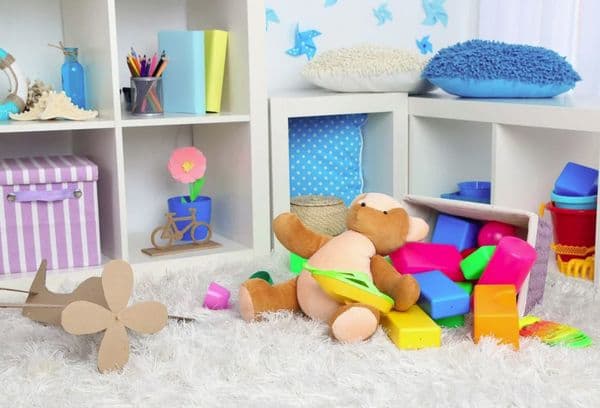 צעצועים בחדר הילדים