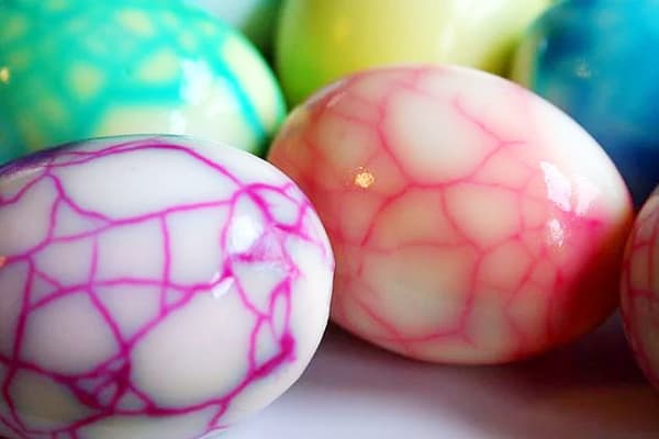 Popraskané vaječné biele