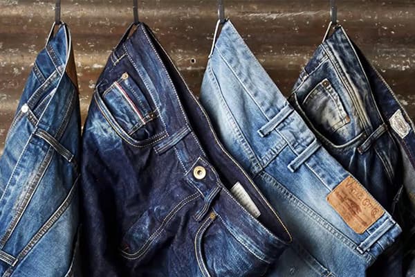 Įvairūs džinsų modeliai