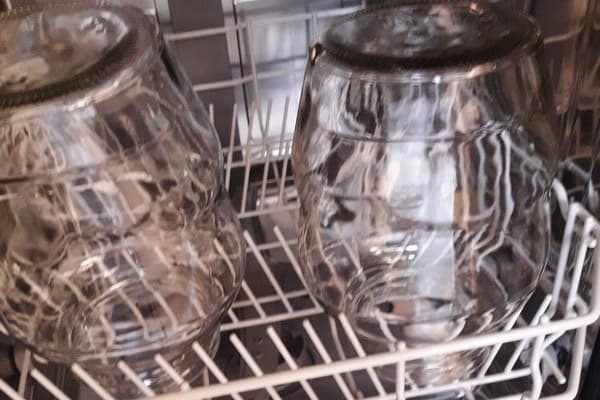 Sklenené poháre v umývačke riadu
