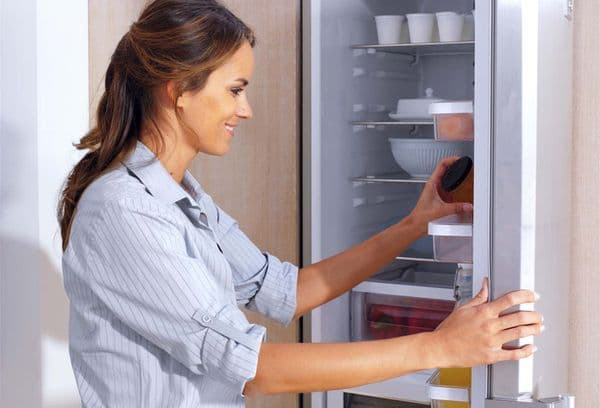 Lebensmittel im Kühlschrank reinigen