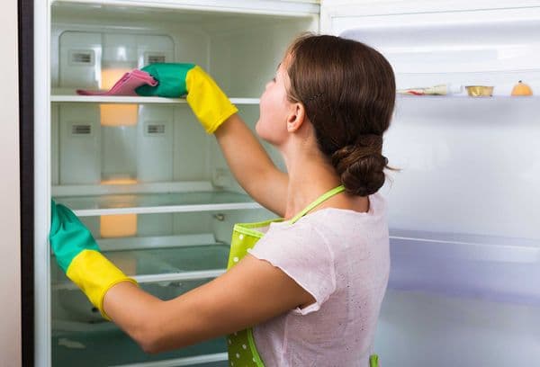почистване в хладилник