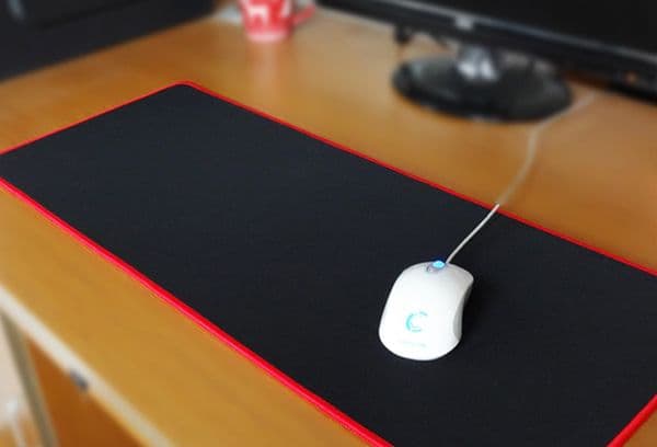 Bijeli računalni miš