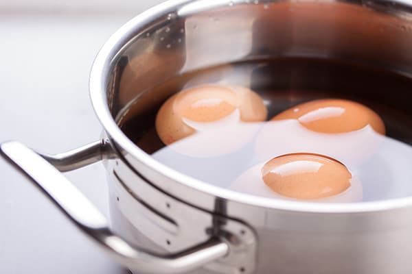 Eieren in een pan met water