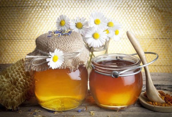 Honning i en glassbeholder