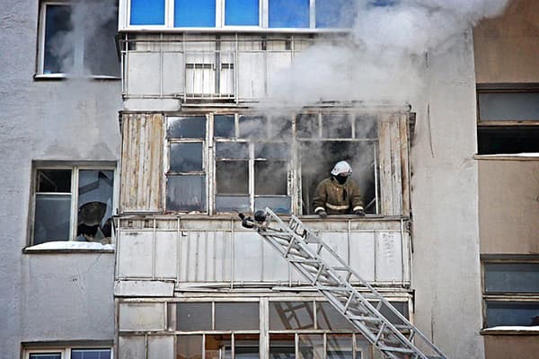 Appartement gebouw vuur