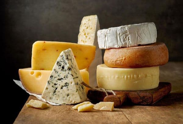 Įvairių rūšių sūriai