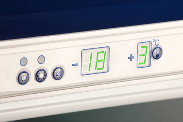 Teplota v mrazničke a chladničke