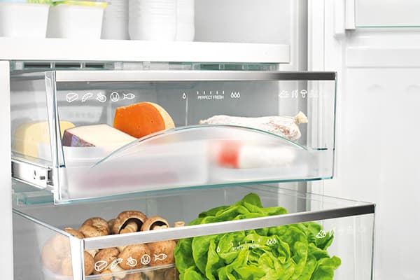 Uttagelige beholdere i køleskabet
