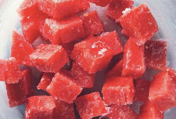 Congelar cubos de melancia