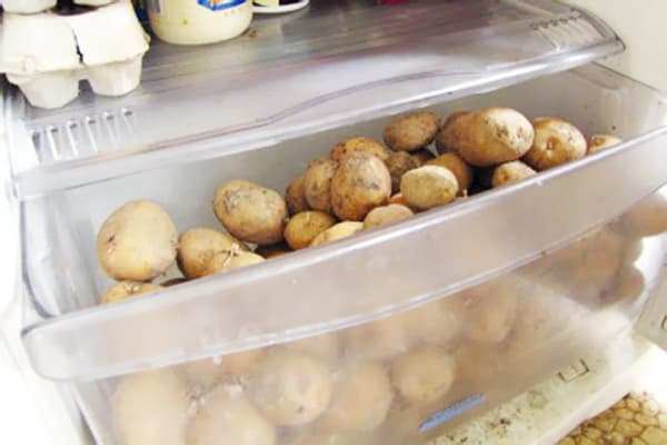 Buzdolabında patates kızartması