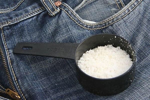 Sůl proti vůni oblečení