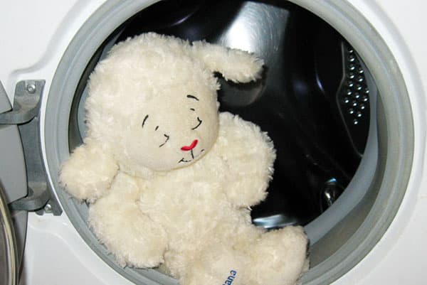 Zacht speelgoed in de wasmachine